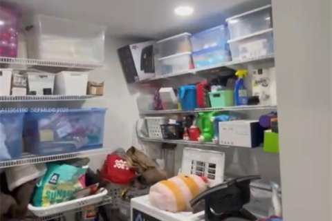 Condo in Coral Springs, Florida, 3 bedrooms  № 2007642 - photo 10