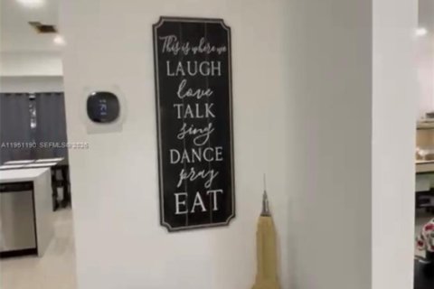 Condo in Coral Springs, Florida, 3 bedrooms  № 2007642 - photo 5