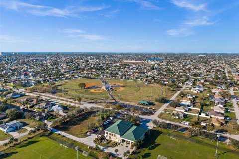 Terreno en venta en Cape Coral, Florida № 2054438 - foto 15