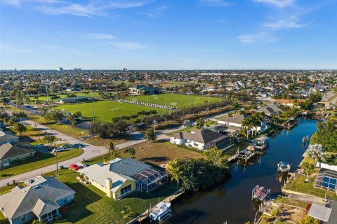 Terreno en venta en Cape Coral, Florida № 2054438 - foto 8