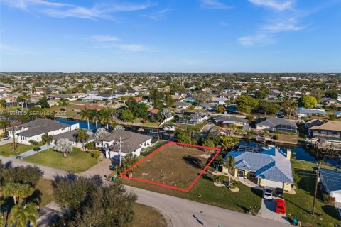 Terreno en Cape Coral, Florida № 2054438