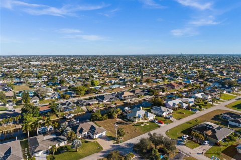 Terreno en venta en Cape Coral, Florida № 2054438 - foto 11