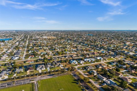 Terreno en venta en Cape Coral, Florida № 2054438 - foto 13