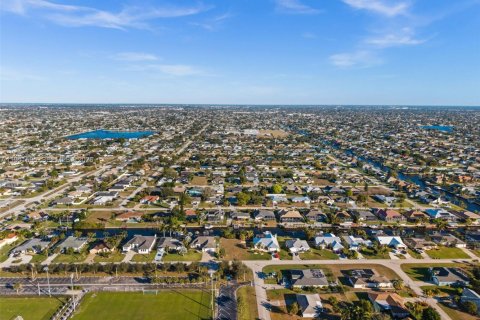 Terreno en venta en Cape Coral, Florida № 2054438 - foto 14