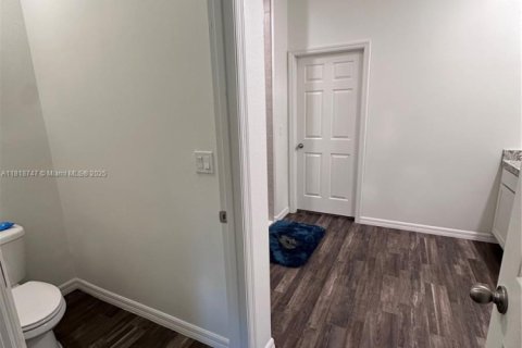 Villa ou maison à louer à Port St. Lucie, Floride: 5 chambres, 217.11 m2 № 1779678 - photo 23