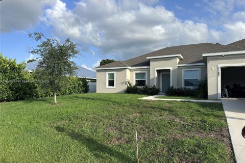 Villa ou maison à louer à Port St. Lucie, Floride: 5 chambres, 217.11 m2 № 1779678 - photo 2