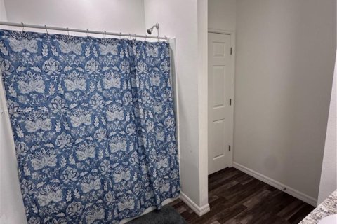 Villa ou maison à louer à Port St. Lucie, Floride: 5 chambres, 217.11 m2 № 1779678 - photo 13