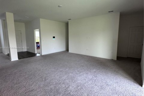 Villa ou maison à louer à Port St. Lucie, Floride: 5 chambres, 217.11 m2 № 1779678 - photo 4