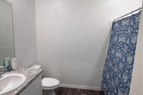 Villa ou maison à louer à Port St. Lucie, Floride: 5 chambres, 217.11 m2 № 1779678 - photo 11