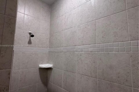 Villa ou maison à louer à Port St. Lucie, Floride: 5 chambres, 217.11 m2 № 1779678 - photo 27