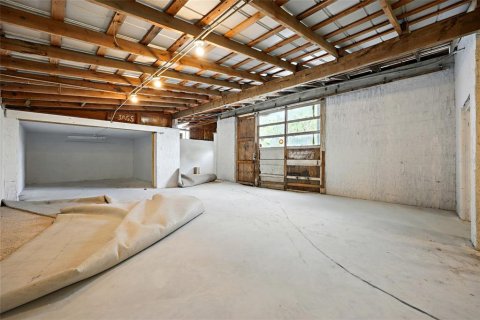 Купить коммерческую недвижимость в Палатка, Флорида № 1781096 - фото 22