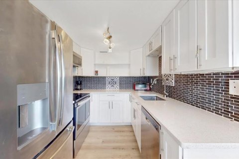 Condominio en venta en Kissimmee, Florida, 2 dormitorios, 81.01 m2 № 1812882 - foto 11
