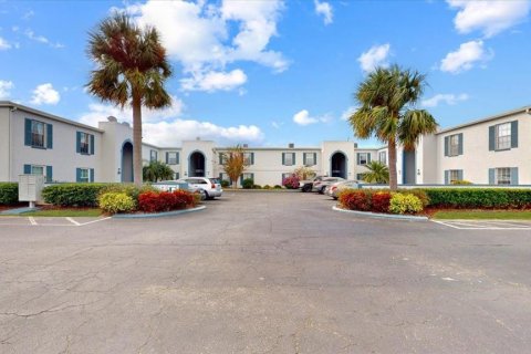 Condominio en venta en Kissimmee, Florida, 2 dormitorios, 81.01 m2 № 1812882 - foto 3