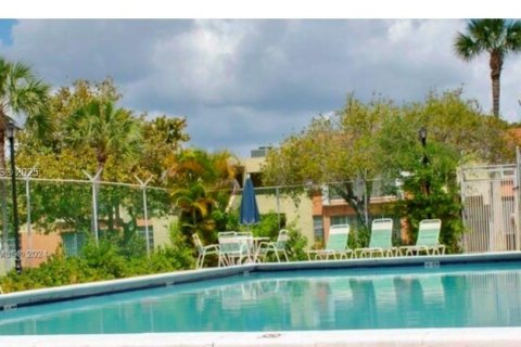 Condo in Miami, Florida, 2 bedrooms  № 1925414 - photo 18