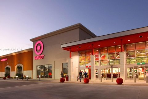 Condo in Miami, Florida, 2 bedrooms  № 1925414 - photo 19