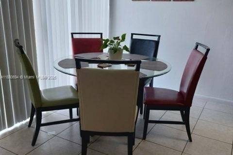 Condo in Miami, Florida, 2 bedrooms  № 1925414 - photo 3