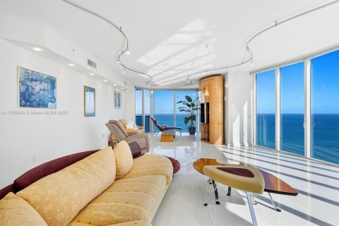 Condominio en venta en Sunny Isles Beach, Florida, 3 dormitorios, 194.17 m2 № 1959513 - foto 8