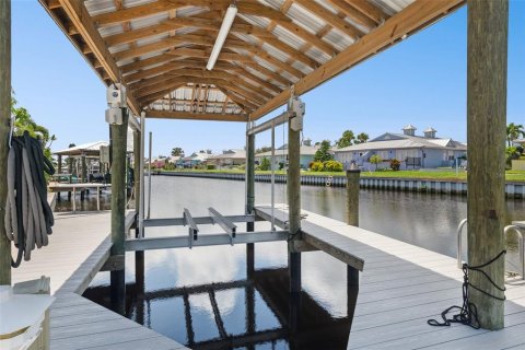 House in Apollo Beach, Florida 3 bedrooms, 134.89 sq.m. № 1856255 - photo 28