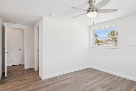 House in Apollo Beach, Florida 3 bedrooms, 134.89 sq.m. № 1856255 - photo 13