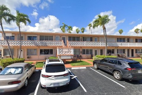 Condominio en venta en Hallandale Beach, Florida, 1 dormitorio, 58.06 m2 № 2032480 - foto 1