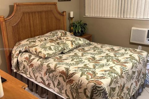 Condominio en venta en Hallandale Beach, Florida, 1 dormitorio, 58.06 m2 № 2032480 - foto 10