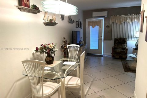 Condominio en venta en Hallandale Beach, Florida, 1 dormitorio, 58.06 m2 № 2032480 - foto 6