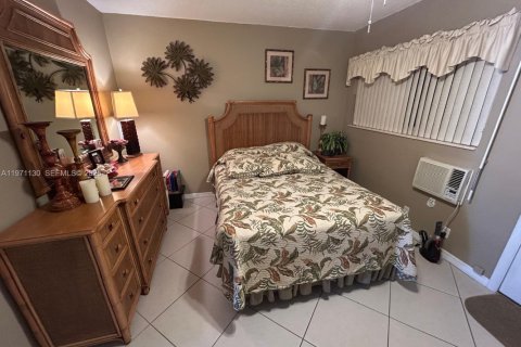 Condominio en venta en Hallandale Beach, Florida, 1 dormitorio, 58.06 m2 № 2032480 - foto 7