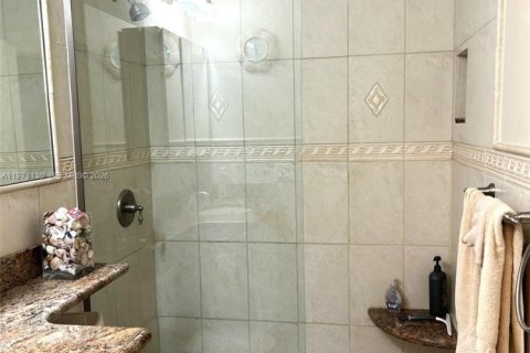 Condominio en venta en Hallandale Beach, Florida, 1 dormitorio, 58.06 m2 № 2032480 - foto 12