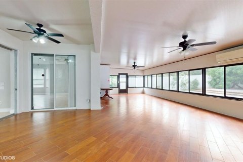 House in Casselberry, Florida 4 bedrooms, 257.62 sq.m. № 1391388 - photo 13