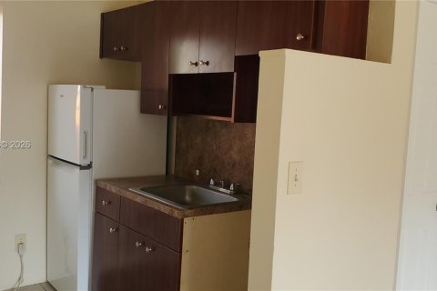 Снять в аренду виллу или дом в Холливуд, Флорида 1 спальня, № 2066302 - фото 4