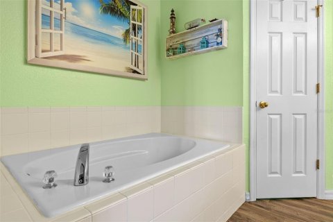 Casa en venta en Leesburg, Florida, 4 dormitorios, 169.08 m2 № 1905938 - foto 18