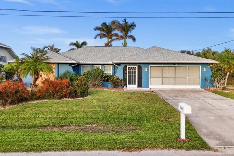 Casa en venta en Port Charlotte, Florida, 3 dormitorios, 181.72 m2 № 1717606 - foto 1