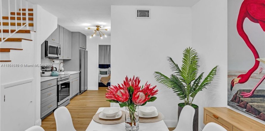 Condo à Miami, Floride, 3 chambres № 1893361