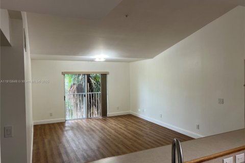 Copropriété à louer à Tamarac, Floride: 2 chambres, 87.24 m2 № 1970692 - photo 4