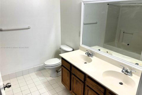 Copropriété à louer à Tamarac, Floride: 2 chambres, 87.24 m2 № 1970692 - photo 13