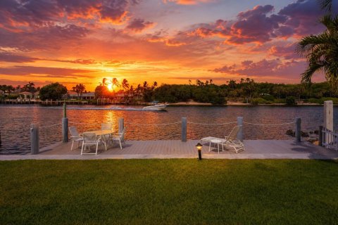 Adosado en Hillsboro Beach, Florida 3 dormitorios, 263.84 m2 № 2290339
