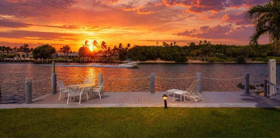 Adosado en Hillsboro Beach, Florida 3 dormitorios, 263.84 m2 № 2290339