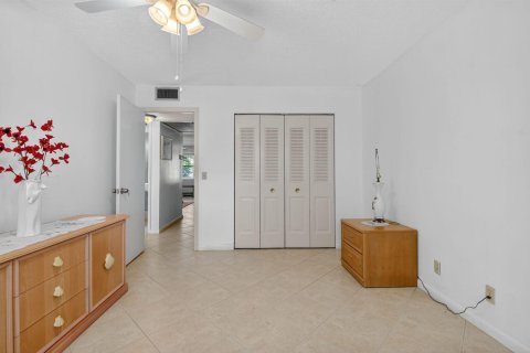 Condo in West Palm Beach, Florida, 2 bedrooms  № 2181028 - photo 15