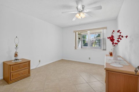 Condo in West Palm Beach, Florida, 2 bedrooms  № 2181028 - photo 14