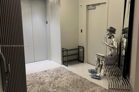 Copropriété à louer à Miami, Floride: 1 chambre, 110.09 m2 № 1871899 - photo 16