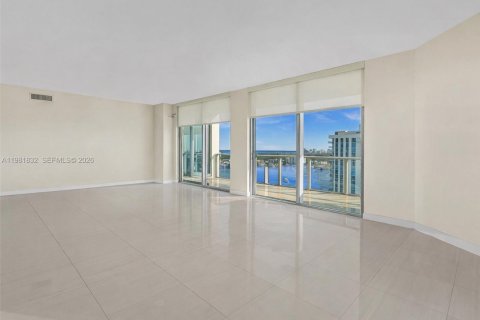 Copropriété à louer à North Miami Beach, Floride: 2 chambres, 185.71 m2 № 2043031 - photo 27