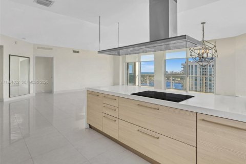Copropriété à louer à North Miami Beach, Floride: 2 chambres, 185.71 m2 № 2043031 - photo 21