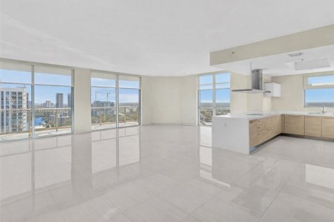 Copropriété à louer à North Miami Beach, Floride: 2 chambres, 185.71 m2 № 2043031 - photo 13