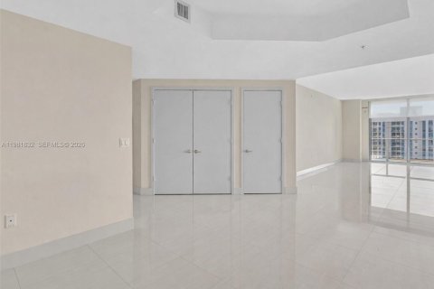 Copropriété à louer à North Miami Beach, Floride: 2 chambres, 185.71 m2 № 2043031 - photo 8