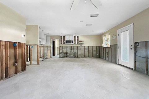 House in Indian Rocks Beach, Florida 3 bedrooms, 116.31 sq.m. № 1772050 - photo 5
