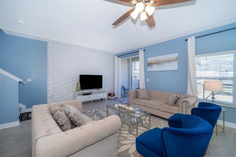 Touwnhouse à vendre à Kissimmee, Floride: 5 chambres, 201.41 m2 № 1870941 - photo 4