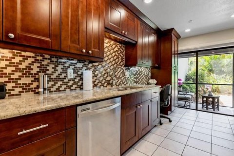 Condo in Seminole, Florida, 2 bedrooms  № 2310246 - photo 14