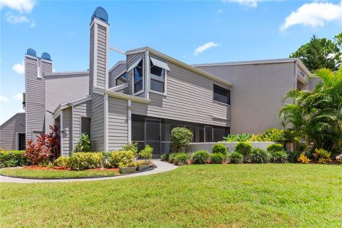 Condo in Seminole, Florida, 2 bedrooms № 2310246 - photo 1