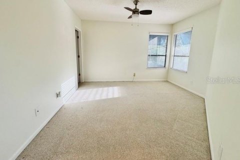 Condo in Seminole, Florida, 2 bedrooms № 2310246 - photo 21