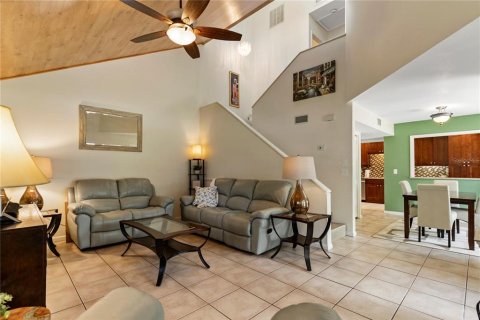 Condo in Seminole, Florida, 2 bedrooms № 2310246 - photo 6